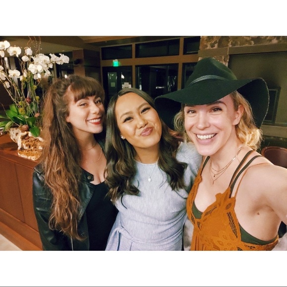 Meet your Posher, Mae - Picture 3 of 4